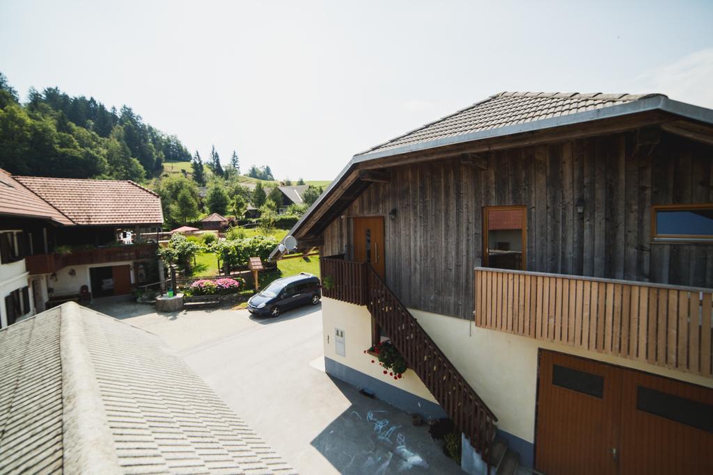 Apartments Pri Bostjanovcu Gorenja Vas  ภายนอก รูปภาพ